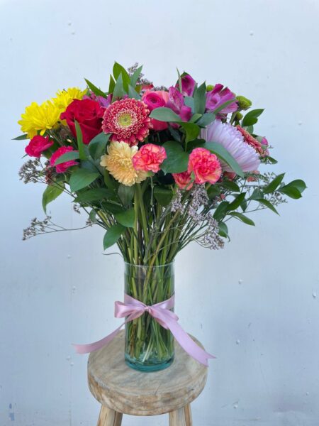 Mix de temporada con florero