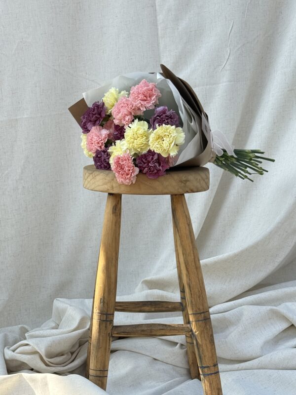 Ramo de claveles. - Imagen 3